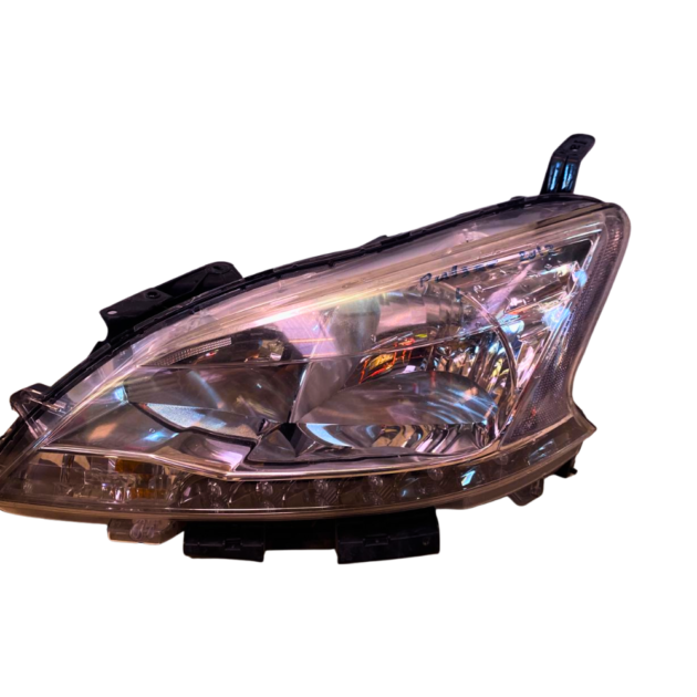 Nissan Pulsar B17 2012 LH front headlight