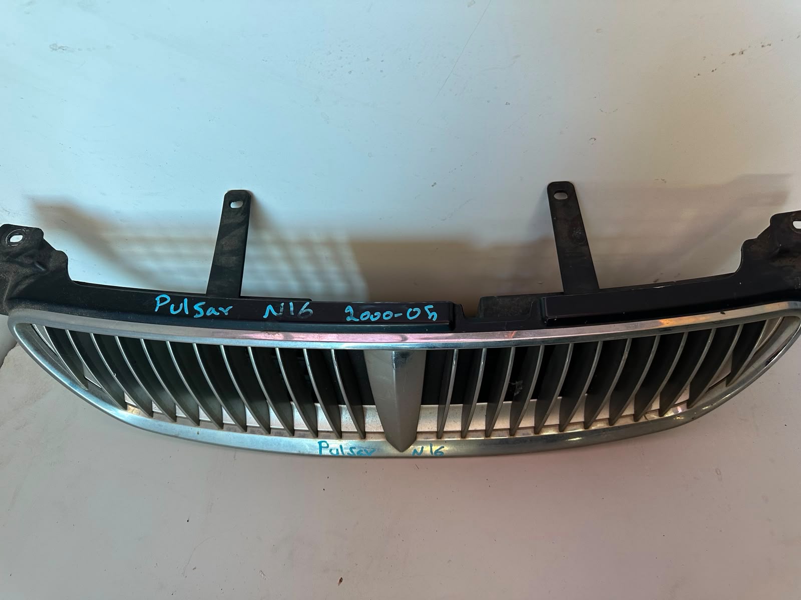 Nissan Pulsar N16 Front Grille 2000–2005 - Image 2