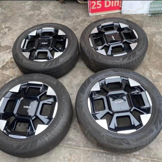 Kia Carnival 19″ Wheels & Tyres Set